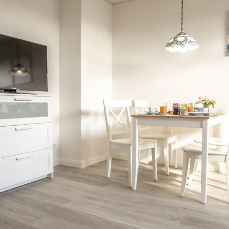 Ferienwohnung-haus-ingeborg-wohnung-3-og 아파트 *